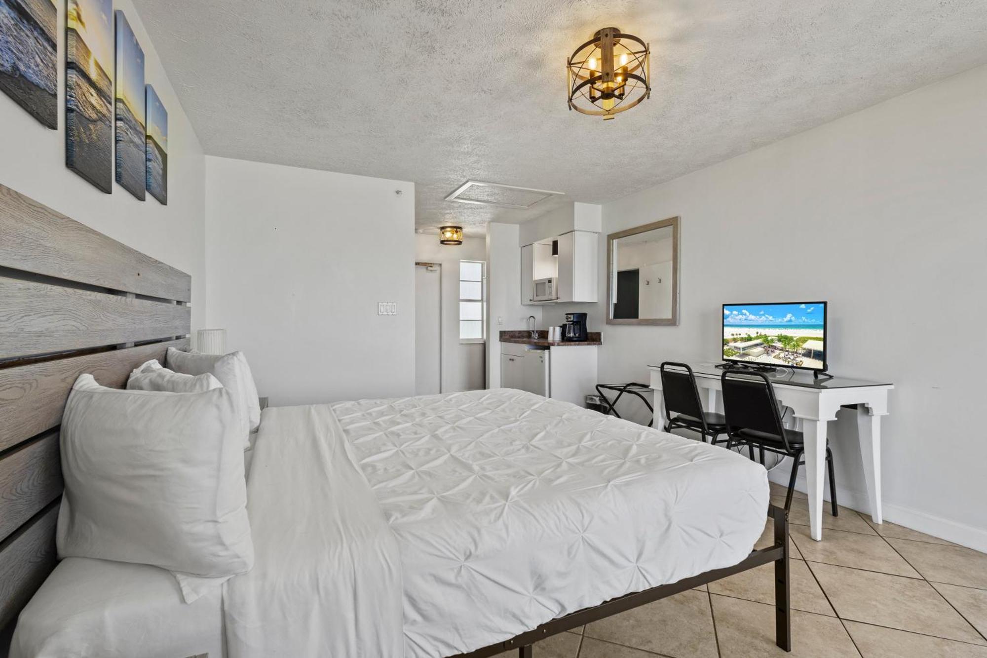 Ocean View Hotel Room With Balcony- King Bed #25 Fort Pierce Zewnętrze zdjęcie