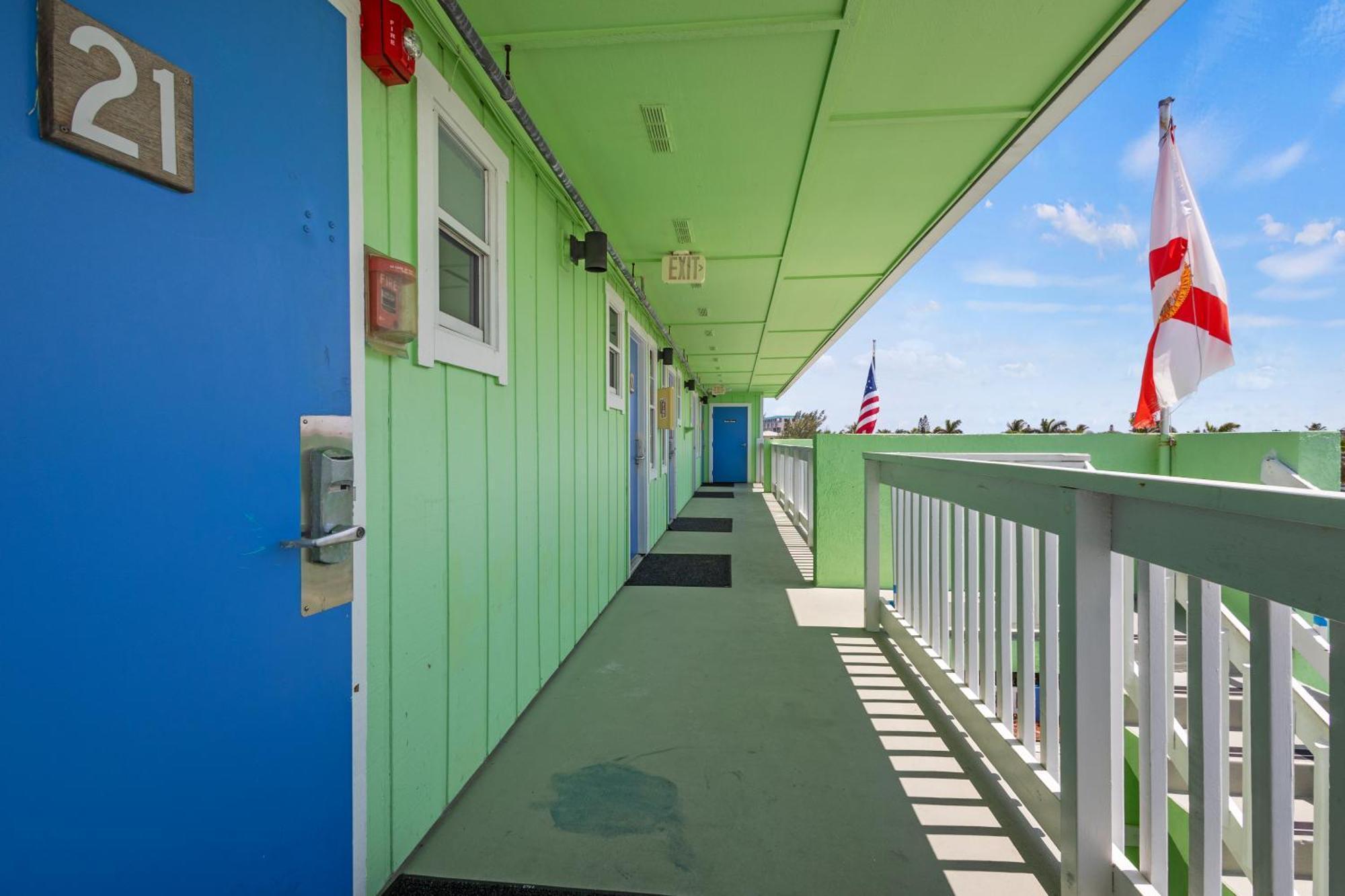 Ocean View Hotel Room With Balcony- King Bed #25 Fort Pierce Zewnętrze zdjęcie