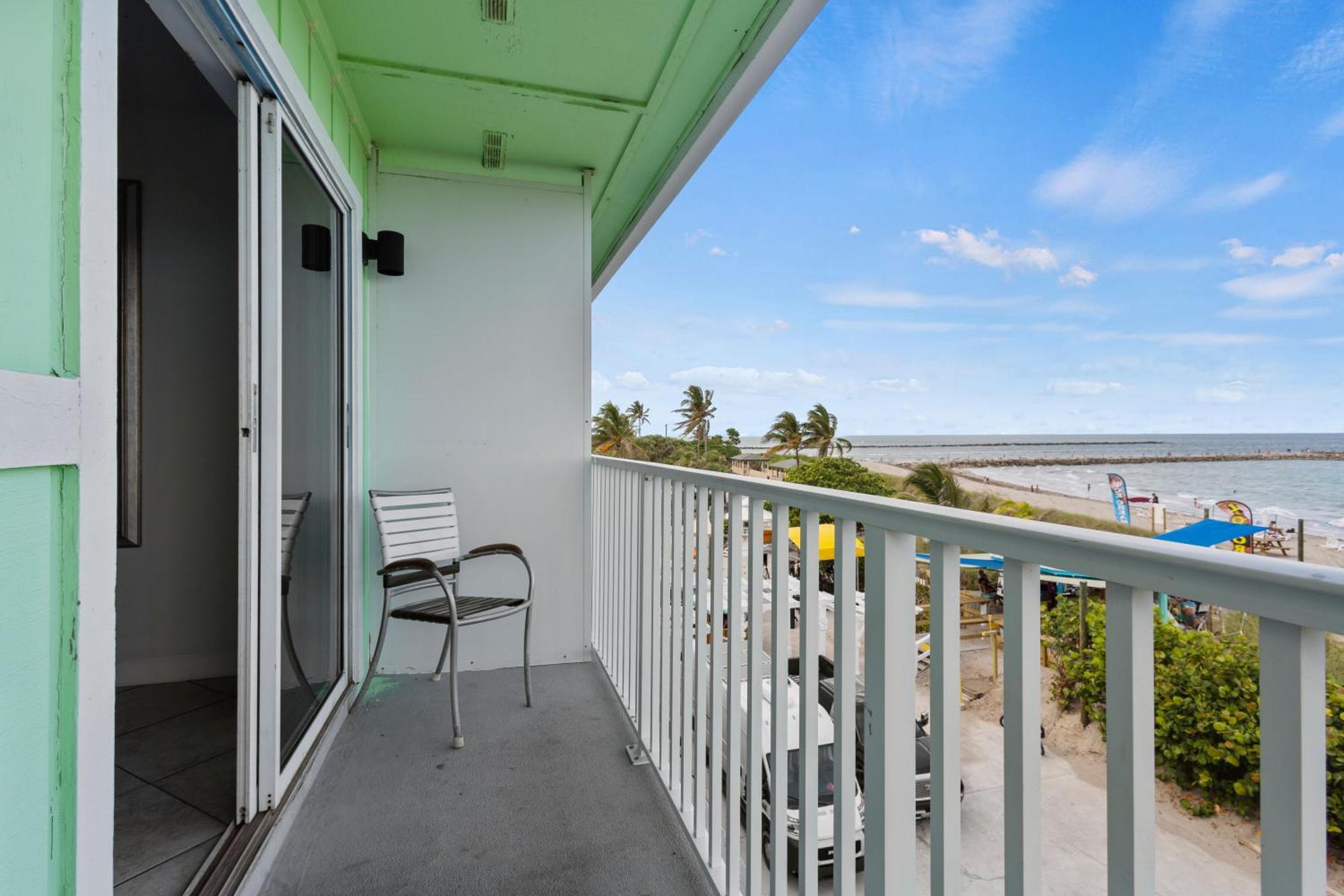 Ocean View Hotel Room With Balcony- King Bed #25 Fort Pierce Zewnętrze zdjęcie